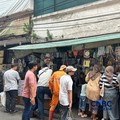 Pasar Asemka tiba-tiba ramai pembeli. (CNBC Indonesia/Elga Nurmutia)