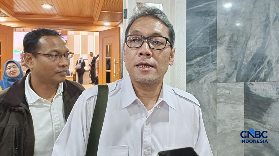 Pelaksana Tugas (Plt.) Direktur Jenderal Bina Konstruksi Kementerian PU Indro Pantja Pramodo saat ditemui di kompleks parlemen, Jakarta, Selasa (30/6/2026).  (CNBC Indonesia/Martyasari Rizky)