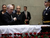 Potret Putin Diselimuti Duka, Calon Penerusnya Meninggal Dunia