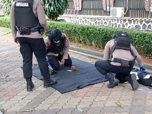 Benda Diduga Mortir Ditemukan di Anjungan TMII, Gegana Evakuasi