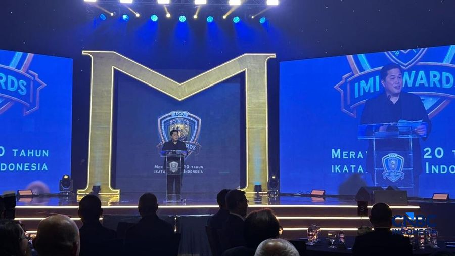 Erick Thohir saat menyampaikan pemaparan dalam acara IMI Awards di Jakarta, Rabu (1/7/2026). (CNBC Indonesia/Elga Nurmutia)