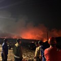 TPA Jatiwaringin Kebakaran, Petugas Berjibaku Padamkan-Evakuasi Warga