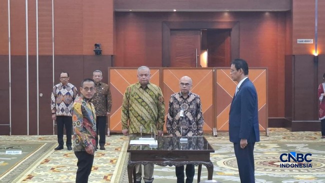 Purbaya Lantik 3 Dirjen Baru, Ini Sosoknya!