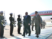 Menteri Pertahanan Republik Indonesia Sjafrie Sjamsoeddin menyambut kehadiran Presiden Republik Belarus H.E. Alexander Lukashenko di Base Ops Lanud Halim Perdanakusuma, Jakarta Timur, Rabu (1/7/2026). (Instagram/sjafrie.sjamsoeddin)