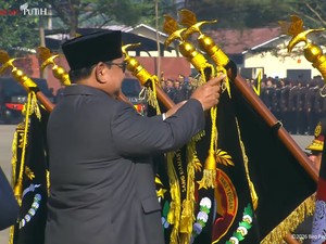 Prabowo Beri Tanda Kehormatan Nugraha Sakanti ke 11 Satker Polri