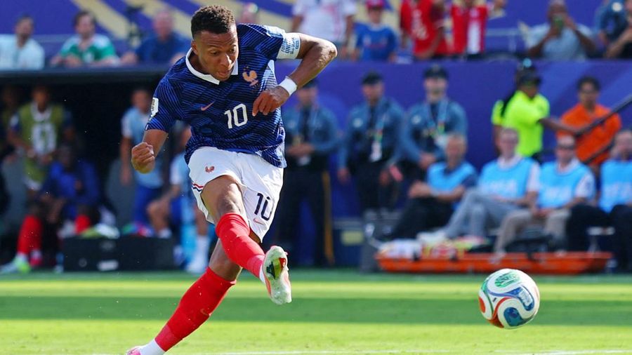 Prancis lolos ke babak 16 besar Piala Dunia 2026 usai menghajar Swedia dengan skor 3-0 di Stadion New York New Jersey, Selasa (30/6) atau Rabu (1/7) WIB.  (REUTERS/Mike Segar)
