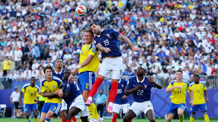 Prancis lolos ke babak 16 besar Piala Dunia 2026 usai menghajar Swedia dengan skor 3-0 di Stadion New York New Jersey, Selasa (30/6) atau Rabu (1/7) WIB. (REUTERS/Mike Segar)
