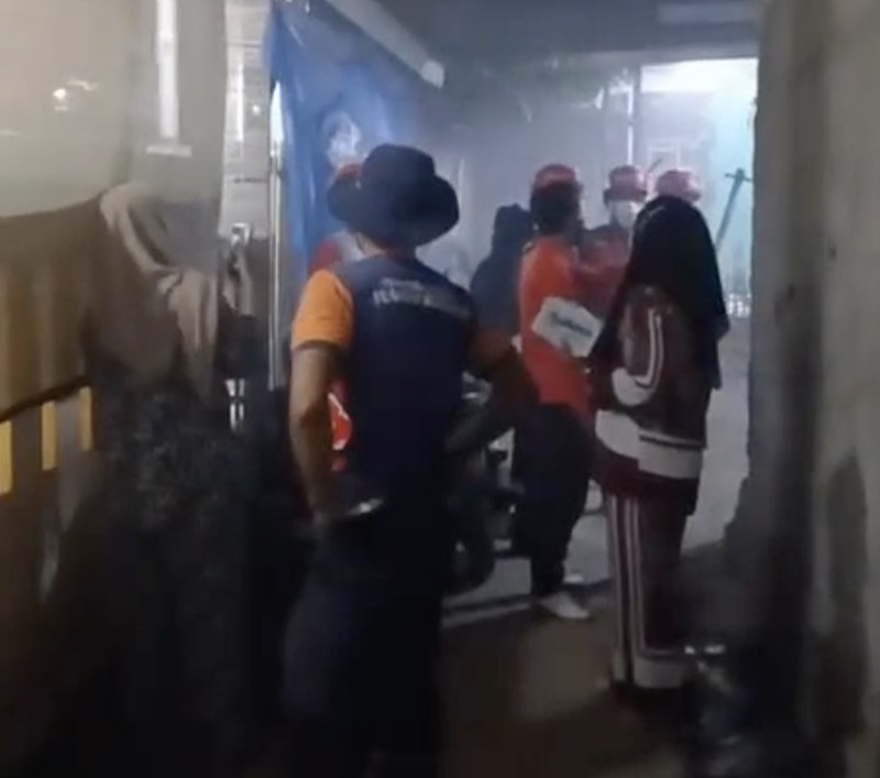 Kebakaran Tempat Pembuangan Akhir (TPA) Jatiwaringin, Kabupaten Tangerang, Provinsi Banten, Selasa (30/6). (Dok. Tim Gabungan Pemerintah Kabupaten Tangerang)