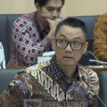 Direktur Utama PT PLN (Persero), Darmawan Prasodjo saat mengikuti rapat dengan Komisi XII DPR RI di Komplek Parlemen, Jakarta, Kamis (2/7/2026). (Tangkapan Layar Youtube/TVR Parlemen)