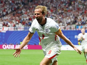 Harry Kane sang Wonderwall