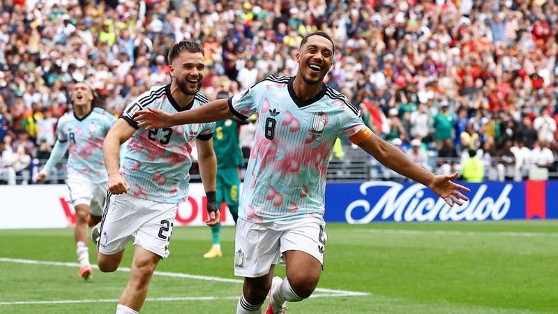 Tim nasional Belgia memastikan tempatnya di babak 16 besar Piala Dunia 2026, setelah meraih kemenangan dramatis atas Senegal (3-2), Kamis (2/7) dini hari WIB di Stadion Seattle, Amerika Serikat, dalam babak 32 besar Piala Dunia 2026. (REUTERS/Agustin Marcarian)