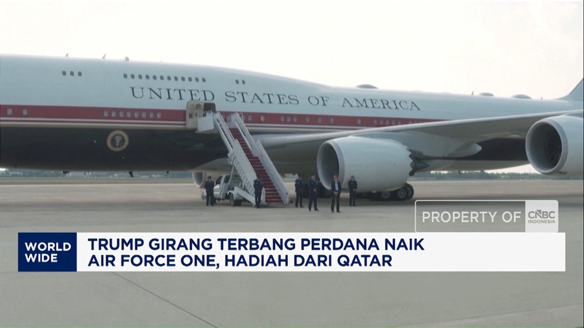 Video: Trump Girang Terbang Perdana Naik Air Force One Hadiah Qatar