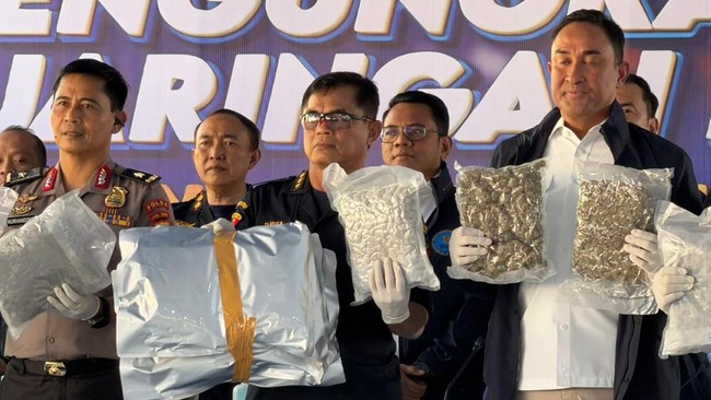 Modus Baru Bandar Narkoba: Ganja 3,37 Ton Disamarkan di Koper-Matras