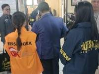 Komisaris sekaligus pemegang saham PT BPR DCN berinisial GK sebagai tersangka atas dugaan berbagai pelanggaran, termasuk pemberian kredit fiktif senilai Rp14,8 miliar. (Dok. OJK)
