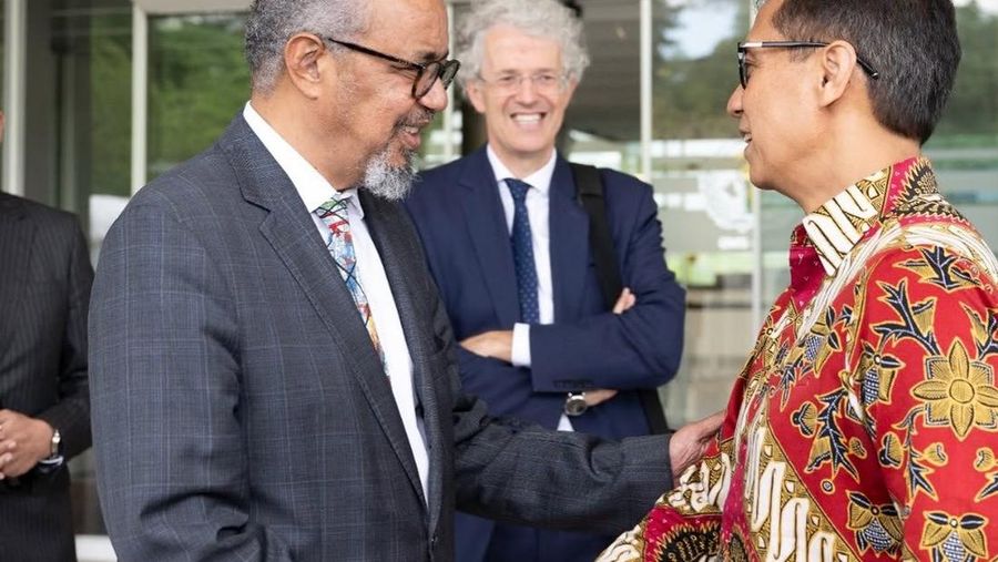 Menteri Kesehatan Budi Gunadi Sadikin dan Direktur Jenderal WHO Tedros Adhanom Ghebreyesus. (Instagram/drtedros)
