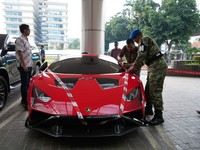 Penampakan mobil-mobil yang disita Kejagung dari kasus tambang di Kalbar (dok. Kejagung)