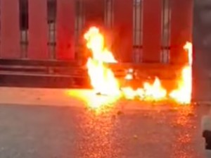 Buru Pelempar Bom Molotov ke Rumah Pengacara di Jaktim, Polisi Cek CCTV