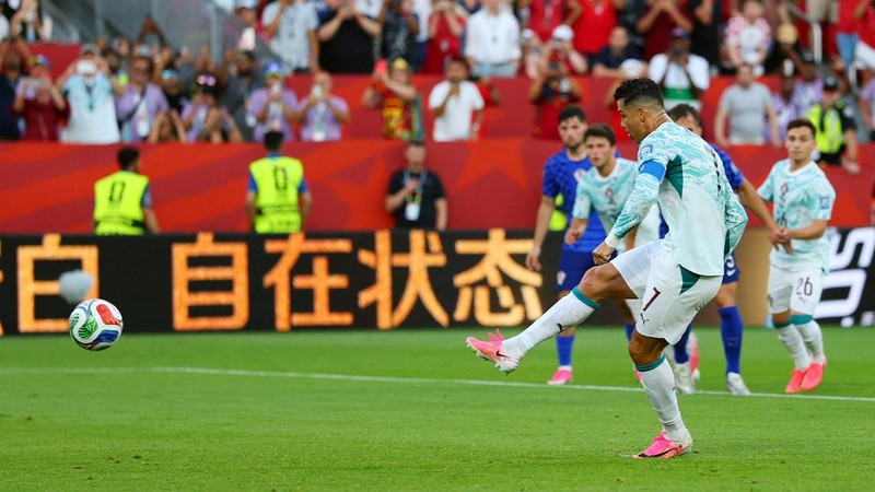 Timnas Portugal memastikan diri melaju ke babak 16 besar Piala Dunia 2026 usai menyingkirkan Kroasia dengan skor 2-1 di Toronto Stadium, Jumat (3/7/2026) pagi WIB. (REUTERS/Jeenah Moon)