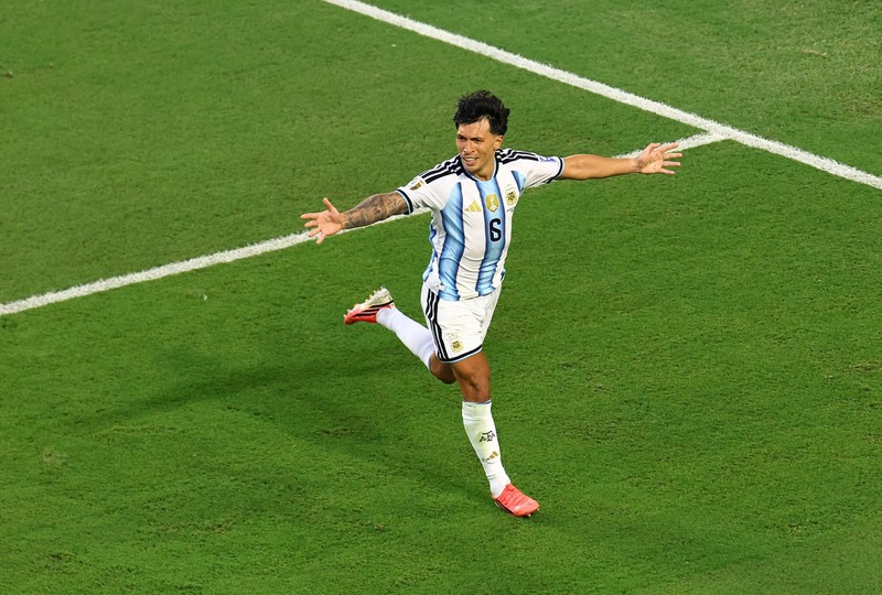 Soccer Football - FIFA World Cup 2026 - Round of 32 - Argentina v Cape Verde - Miami Stadium, Miami Gardens, Florida, U.S. - July 3, 2026 Argentina's Lionel Messi celebrates scoring their first goal with teammates REUTERS/Amanda Perobelli