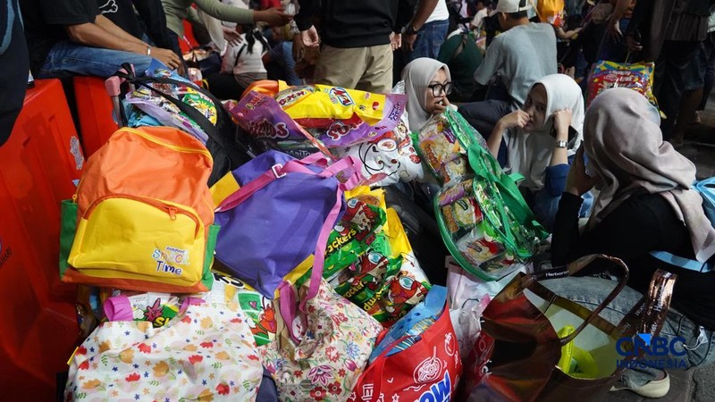Suasana semakin ramai memenuhi Jakarta Fair Kemayoran 2026 di JIExpo Kemayoran, Jakarta Pusat, Sabtu (4/7/2026) malam.