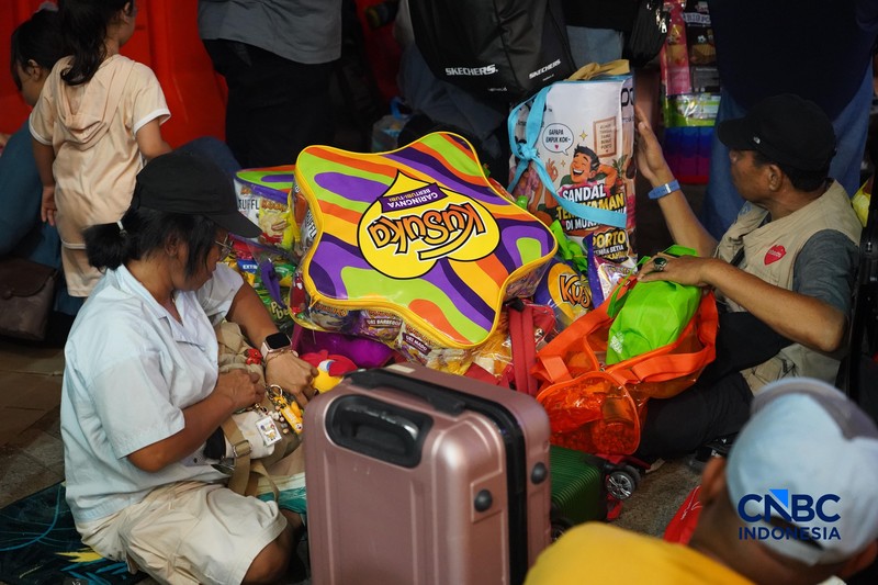 Suasana semakin ramai memenuhi Jakarta Fair Kemayoran 2026 di JIExpo Kemayoran, Jakarta Pusat, Sabtu (4/7/2026) malam. (CNBC Indonesia/Tias Budiarto)