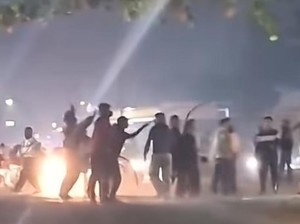 Viral Tawuran Pemuda Bersajam hingga Tutup Jalan di Parung Bogor