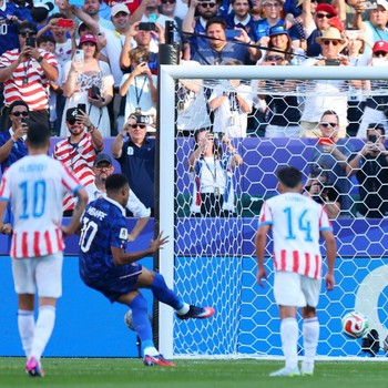 Soccer Football - FIFA World Cup 2026 - Round of 16 - Paraguay v France - Philadelphia Stadium, Philadelphia, Pennsylvania, U.S. - July 4, 2026  France's Kylian Mbappe scores their first goal from the penalty spot REUTERS/Mike Segar     TPX IMAGES OF