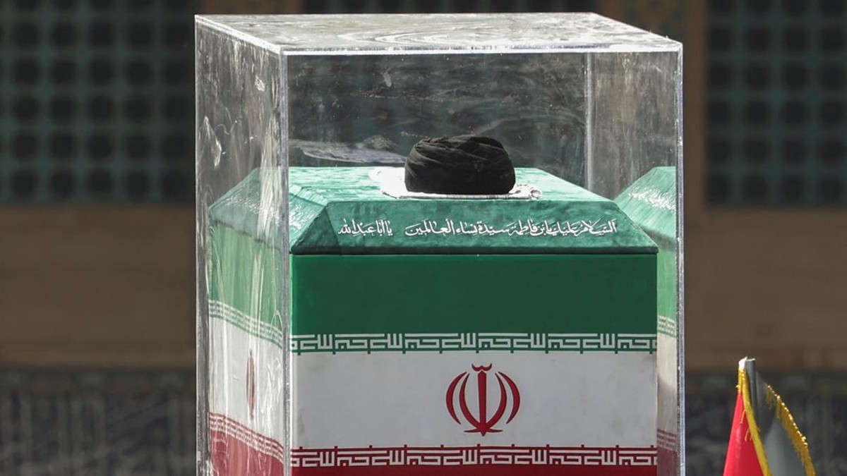 Iran Selepas Ayatollah Khamenei: Jutaan Pelayat-Masa Depan Masih Gelap