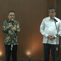 (Kiri-Kanan) Senior Director of Tokopedia and TikTok E-commerce Indonesia, Stephanie Susilo , Wakil Ketua DPR Sufmi Dasco Ahmad, dan Menteri Ketenagakerjaan (Menaker) Yassierli saat menyampaikan keterangan pers terkait dengan beredarnya isu PHK di To