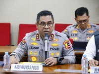 Konferensi pers Bareskrim Polri terkait kasus dugaan korupsi dan TPPU pengadaan batu bara untuk PLTU periode 2018-2026. Konferensi pers dipimpin oleh Kabareskrim Polri Komjen Pol. Syahardiantono di Jakarta, Senin (6/7/2026). (Dok. Bareskrim Polri)