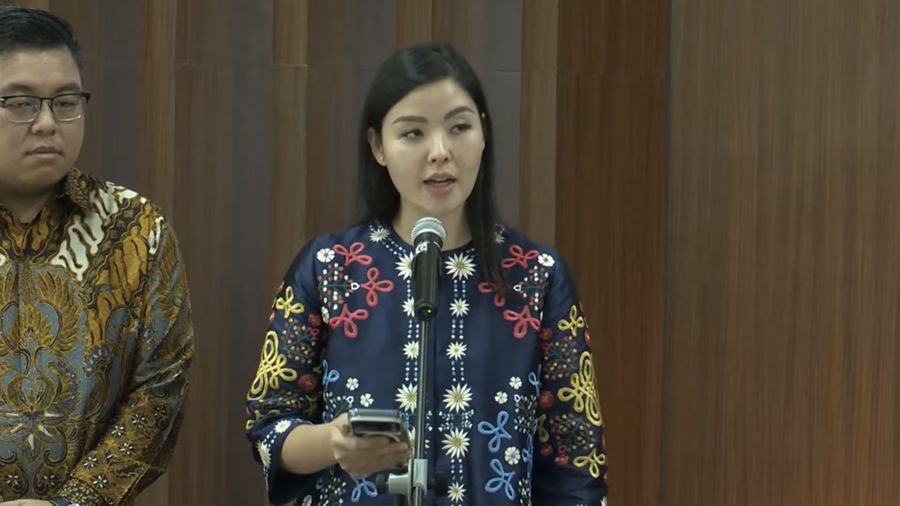 Senior Director of Tokopedia and TikTok E-commerce Indonesia, Stephanie Susilo saat menyampaikan keterangan pers  terkait dengan beredarnya isu PHK di Tokopedia yang disampaikan di Jakarta, Senin (6/7/2026). (Tangkapan Layar Youtube/Sin Po Tv)
