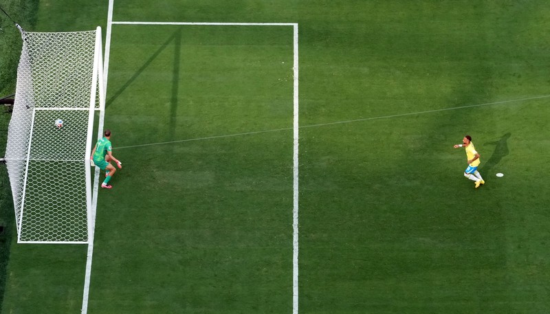Soccer Football - FIFA World Cup 2026 - Round of 16 - Brazil v Norway - New York New Jersey Stadium, East Rutherford, New Jersey, U.S. - July 5, 2026 Brazil's Neymar Jr. looks dejected after the match as Brazil are eliminated from the World Cup REUTERS/Jeenah Moon     TPX IMAGES OF THE DAY