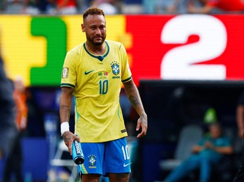 Soccer Football - FIFA World Cup 2026 - Round of 16 - Brazil v Norway - New York New Jersey Stadium, East Rutherford, New Jersey, U.S. - July 5, 2026 Brazil's Neymar Jr. looks dejected after the match as Brazil are eliminated from the World Cup REUTE