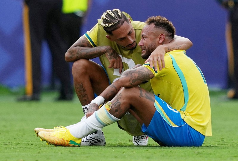 Soccer Football - FIFA World Cup 2026 - Round of 16 - Brazil v Norway - New York New Jersey Stadium, East Rutherford, New Jersey, U.S. - July 5, 2026 Brazil's Neymar Jr. looks dejected after the match as Brazil are eliminated from the World Cup REUTERS/Jeenah Moon     TPX IMAGES OF THE DAY