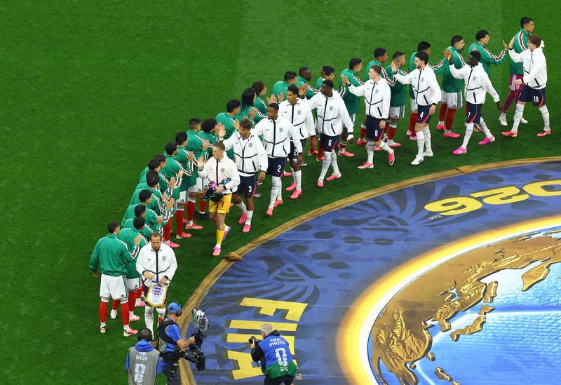 Soccer Football - FIFA World Cup 2026 - Round of 16 - Mexico v England - Estadio Azteca, Mexico City, Mexico - July 5, 2026 England's players celebrate after the match as England qualify for the quarter finals of the World Cup REUTERS/Henry Romero