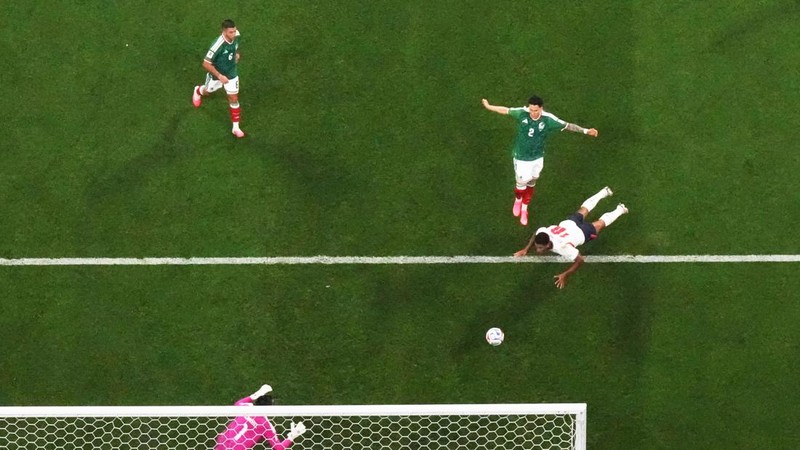 SOCCER-WORLDCUP-MEX-ENG/
