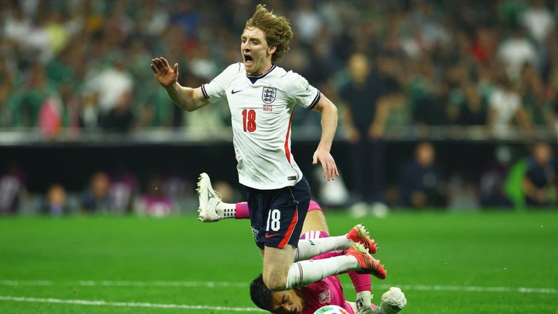 SOCCER-WORLDCUP-MEX-ENG/