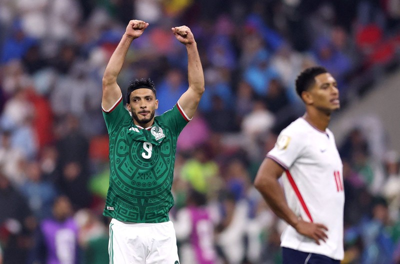 Soccer Football - FIFA World Cup 2026 - Round of 16 - Mexico v England - Estadio Azteca, Mexico City, Mexico - July 5, 2026 England's players celebrate after the match as England qualify for the quarter finals of the World Cup REUTERS/Henry Romero