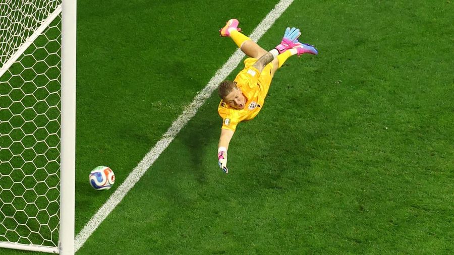 SOCCER-WORLDCUP-MEX-ENG/