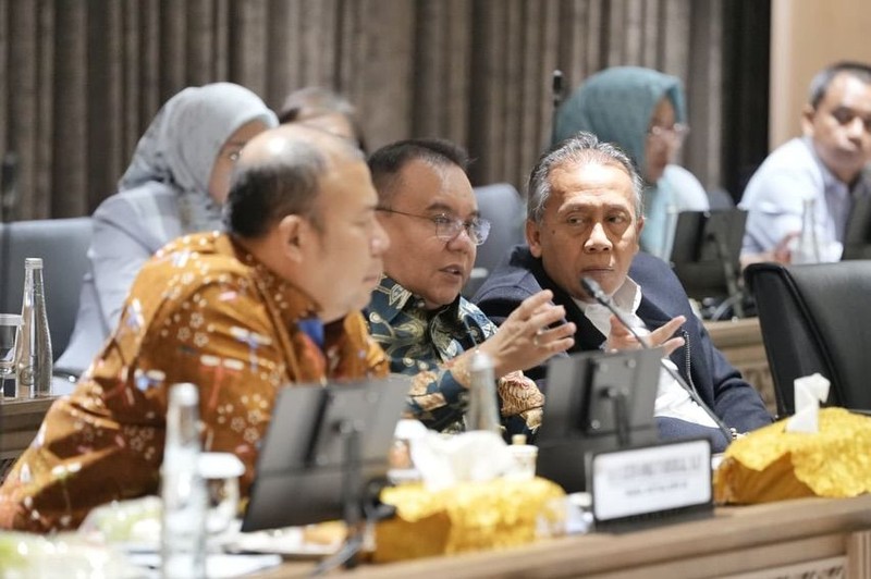 Wakil Ketua DPR Sufmi Dasco Ahmad saat memimpin Rapat Koordinasi dengan pemerintah membahas rumusan terkait Peraturan Presiden yang akan memberikan perlindungan terhadap ekosistem transportasi online di ruang rapat pimpinan Gedung Nusantara III Senayan Jakarta, Senin (6/7/2026). (Instagram/sufmi_dasco)