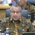 Gubernur Bank Indonesia, Perry Warjiyo saat mengikuti rapat kerja dengan Banggar DPR RI di Komplek Parlemen, Jakarta, Selasa (7/7/2026). (Tangkapan Layar Youtube/TVR Parlemen)