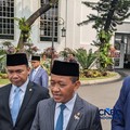 (Kiri-Kanan) Menteri Kependudukan dan Pembangunan Keluarga (Mendukbangga)/Kepala BKKBN, Wihaji, Menteri ESDM, Bahlil Lahadalia dan Menteri PKP, Maruarar Sirait saat menyampaikan keterangan kepada media di Istana Merdeka, Jakarta, Selasa (7/7/2026). (