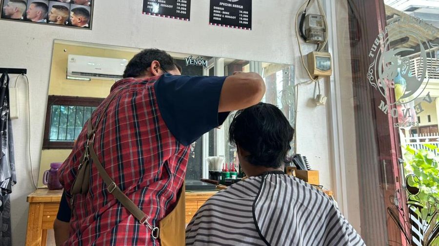 Pangkas Rambut di kawasan Mampang Prapatan pada Selasa (7/7/2026) (Dok Istimewa)