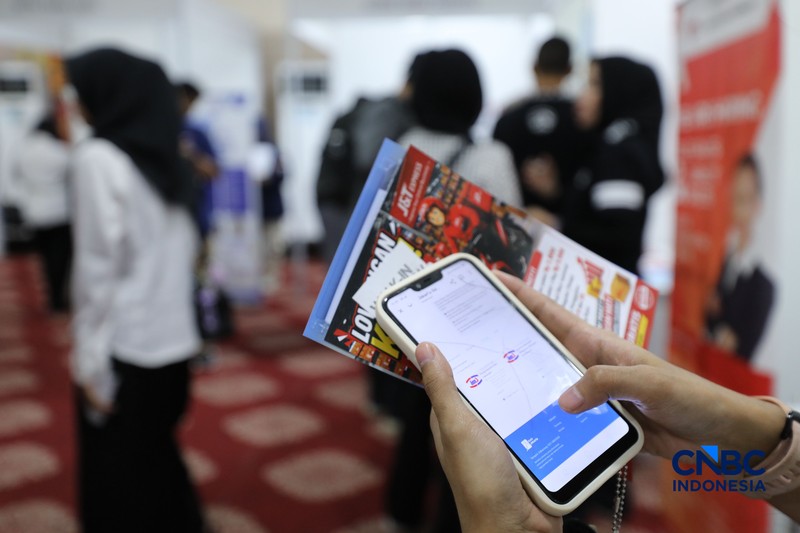 Pemerintah kembali menggelar bursa kerja Jakarta Selatan Career Fest &amp; Bazaar 2026 untuk mempertemukan pencari kerja dengan perusahaan yang sedang membuka lowongan. Job fair secara luring digelar pada 7-8 Juli 2026 di Gedung Nyi Ageng Serang, Setiabudi, Jakarta, Selasa (7/7/2026). (CNBC Indonesia/Tri Susilo)
