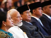 Perdana Menteri India Narendra Modi, duduk bersama Ketua Dewan Perwakilan Rakyat (DPR) Puan Maharani, Presiden Indonesia Prabowo Subianto, Wakil Presiden Gibran Rakabuming Raka, dan Ketua Majelis Permusyawaratan Rakyat (MPR) Ahmad Muzani, dalam kunju
