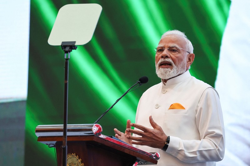 Perdana Menteri India Narendra Modi menyampaikan pidatonya saat kunjungannya ke gedung Parlemen Indonesia di Jakarta, Indonesia, 7 Juli 2026. (REUTERS/Willy Kurniawan)
