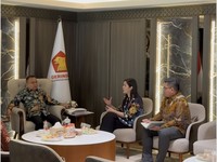 Senior Director of Tokopedia and TikTok E-commerce Indonesia, Stephanie Susilo , Wakil Ketua DPR Sufmi Dasco Ahmad, dan Menteri Ketenagakerjaan (Menaker) Yassierli. (Tangkapan Layar Instagram/Sufmi Dasco)