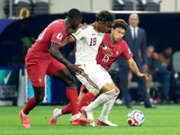 Soccer Football - FIFA World Cup 2026 - Round of 16 - Portugal v Spain - Dallas Stadium, Arlington, Texas, U.S. - July 6, 2026 Spain's Lamine Yamal in action with Portugal's Joao Neves and Nuno Mendes IMAGN IMAGES via Reuters/Tim Heitman