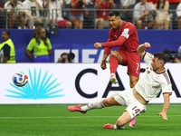 Soccer Football - FIFA World Cup 2026 - Round of 16 - Portugal v Spain - Dallas Stadium, Arlington, Texas, U.S. - July 6, 2026 Spain's Aymeric Laporte in action as Portugal's Cristiano Ronaldo shoots at goal REUTERS/Kai Pfaffenbach