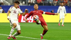 Masih 19 Tahun, Apa Rahasia Tangguhnya Pau Cubarsi Hadapi Striker Kelas Dunia?